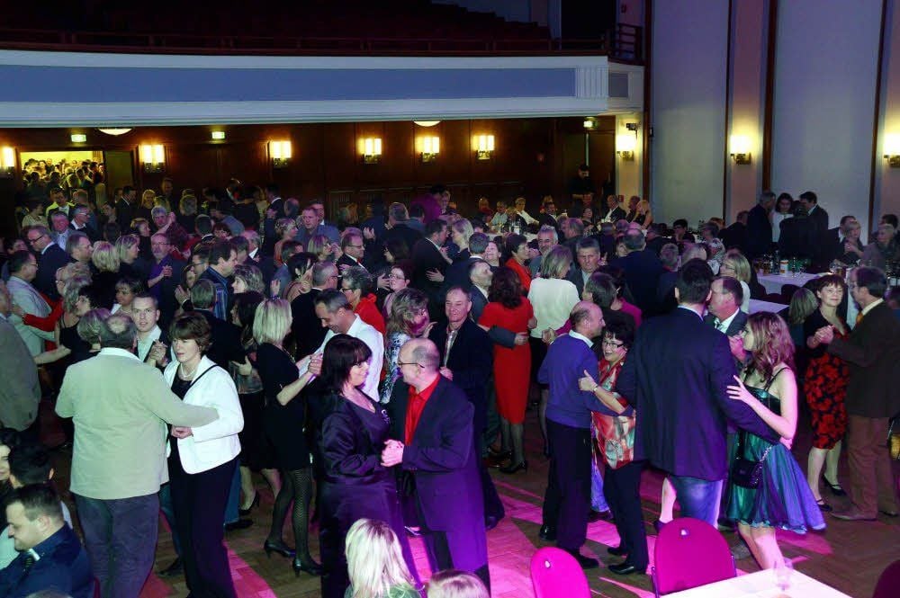 1.000 Besucher kamen zum Schlenkerball 2014 ins Hyzet Kultur- und Kongresszentrum Alttröglitz.