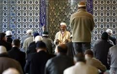 Muslime, aufgenommen im Gebetsraum der DiTiB-Moschee in Stuttgart-Feuerbach. (Foto: dpa)