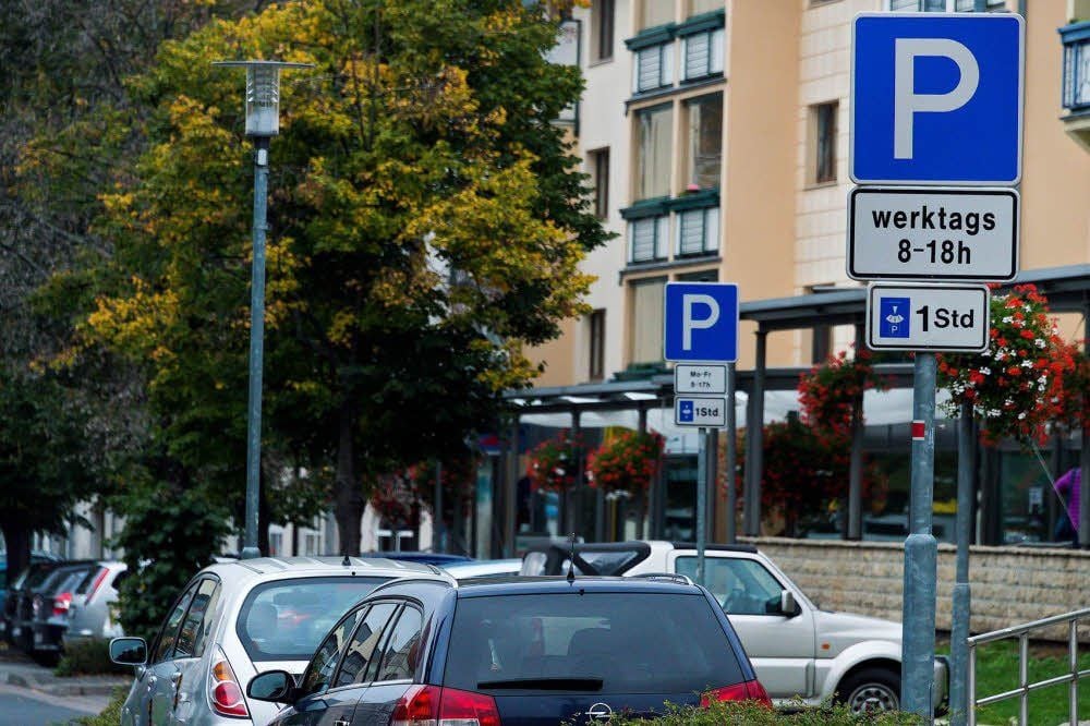 Das kostenlose Parken für eine Stunde wie hier am Entenplan soll auch künftig möglich sein.