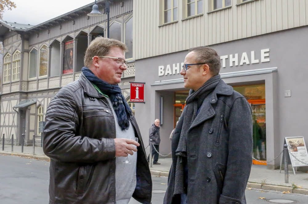 Thales stellvertretender Bürgermeister Frank Hirschelmann (links) im Gespräch mit Ronny Große, Geschäftsführer der Bodetal-Tourismus GmbH.