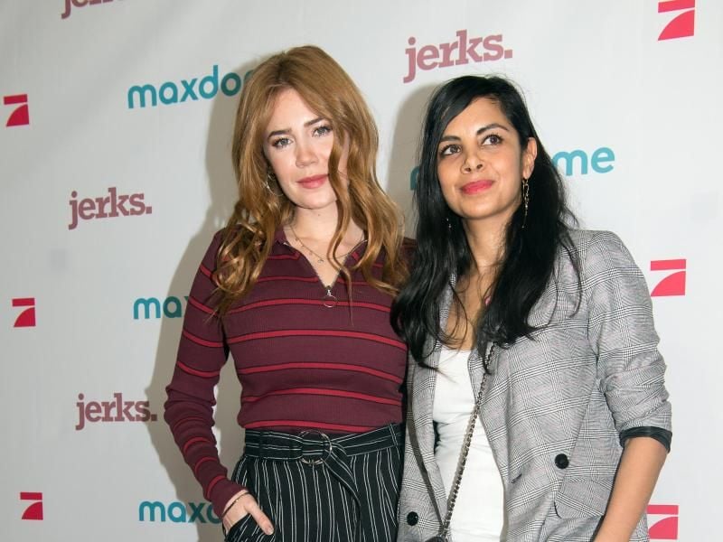 Palina Rojinski (l) und Collien Ulmen-Fernandes bei der Premiere von „Jerks” in Berlin. Foto: