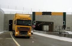 Die Einfahrt zum Ottsdorf-Tunnel in Österreich, der vom ADAC neben dem Tunnel am Markusberg in Luxemburg als sicherster STraßentunnel bewertet wurde. (Foto: dpa)