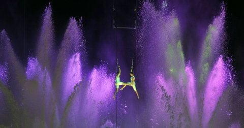 Mit einer farbenprächtigen Abendshow vor dem Katalanische Nationalmuseums sind am Abend die 20. Leichtathletik- Europameisterschaften eröffnet worden. (FOTO: DPA)