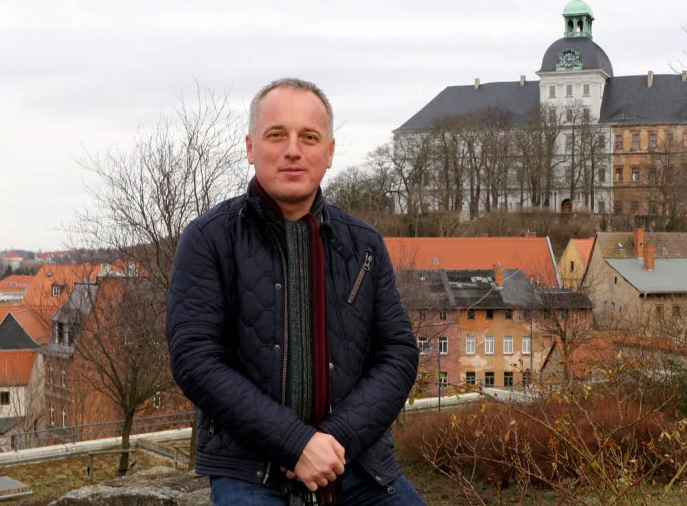 Rüdiger Erben vor dem Schloss Neu-Augustusburg in seiner Heimatstadt Weißenfels.