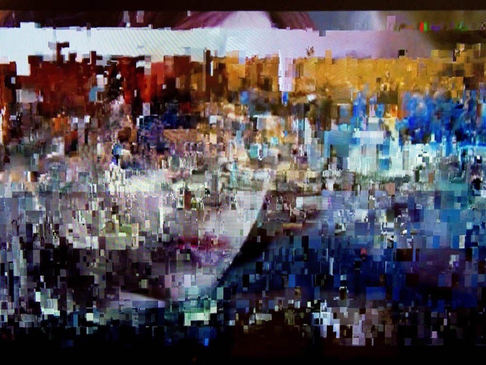 Pixelchaos statt Fernsehbild: Schuld an solchen Ausfällen ist unter Umständen eine Funkstörung.