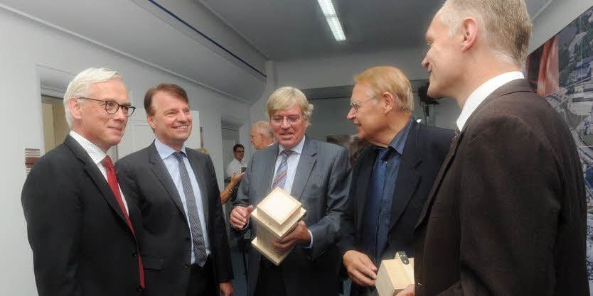 Gerhard Bickmann, Roland Harings, Minister Hartmut Möllring, Hochschulpräsident Prof. Dieter Orzessek und Prof. Rudolf Lückmann aus Dessau (v. l.).