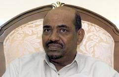 Der Staatspräsident des Sudan, Omar el Baschir in Khartum. Zum zweiten Mal in seiner Amtszeit führt der sudanesische Präsident einen Krieg gegen Teile der eigenen Bevölkerung. Der Krieg in Darfur gegen die nichtafrikansiche muslimische Bevölkerung hat nach Ansicht von Menschenrechtsorgfanisationen vor allem einen rassistischen Hintergrund. (Foto: dpa)