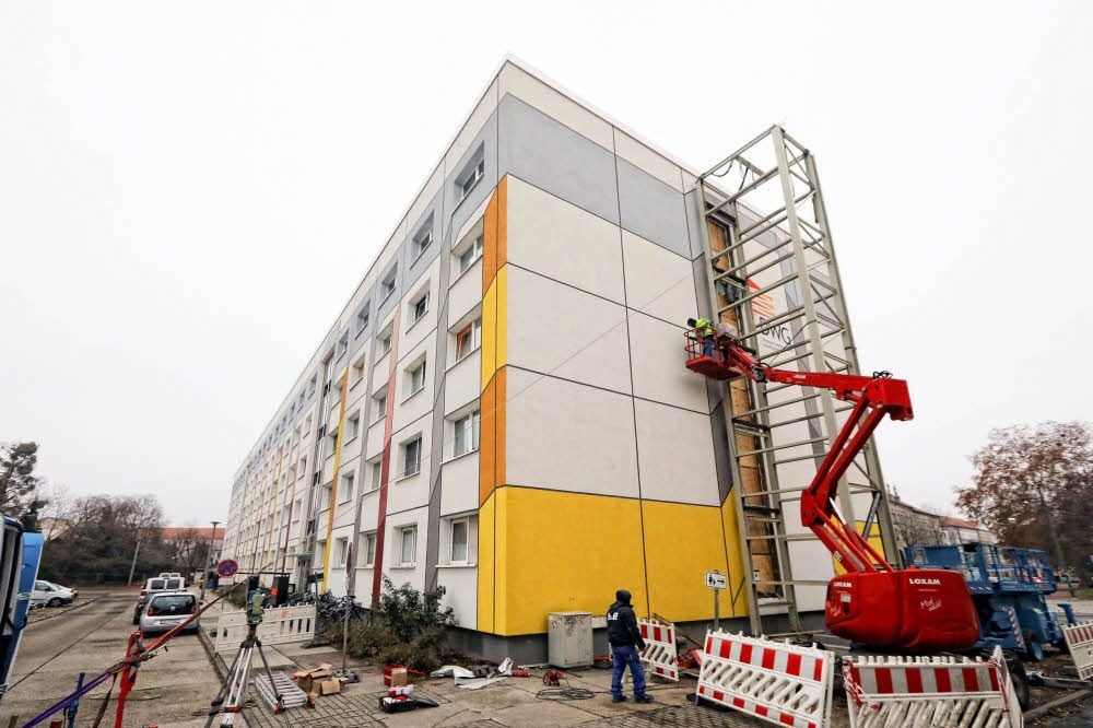 Der markante Wohnblock in der Antoinettenstraße erhält bis zum Anfang kommenden Jahres einen Aufzug.