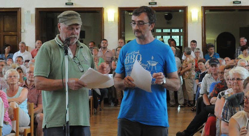 Wilfried Schön (l.) und Steffen Klepzig beim Auftritt im Klubhaus.