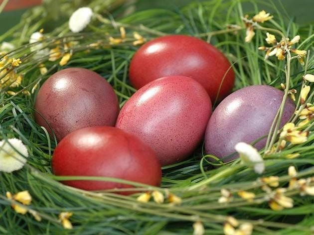 Ein Ei am Tag ist unbedenklich. Ostern darf man auch mal ein paar mehr essen.