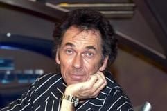 Die im Burda-Verlag erscheinende Zeitschrift «Neue Woche» muss auf ihrer Titelseite eine Gegendarstellung des Fernsehmoderators und Entertainers Hugo Egon Balder abdrucken. Die Illustrierte habe mit ihrer Schlagzeile in das Persönlichkeitsrecht Balders eingegriffen, urteilte der in Freiburg ansässige 14. Zivilsenat des Oberlandesgerichtes Karlsruhe am Freitag (11.11.2005). (Foto: dpa)
