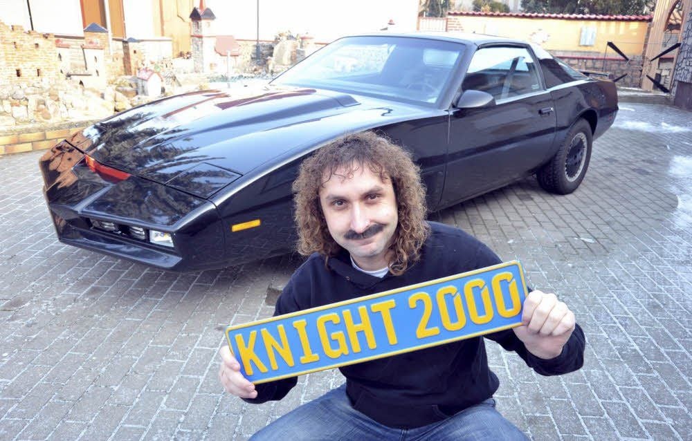 Denny Schönemann spielt den Knight Rider in dem selbstproduzierten Amateurfilm, der im Sommer im Bernburger Capitol-Kino Premiere feiert.