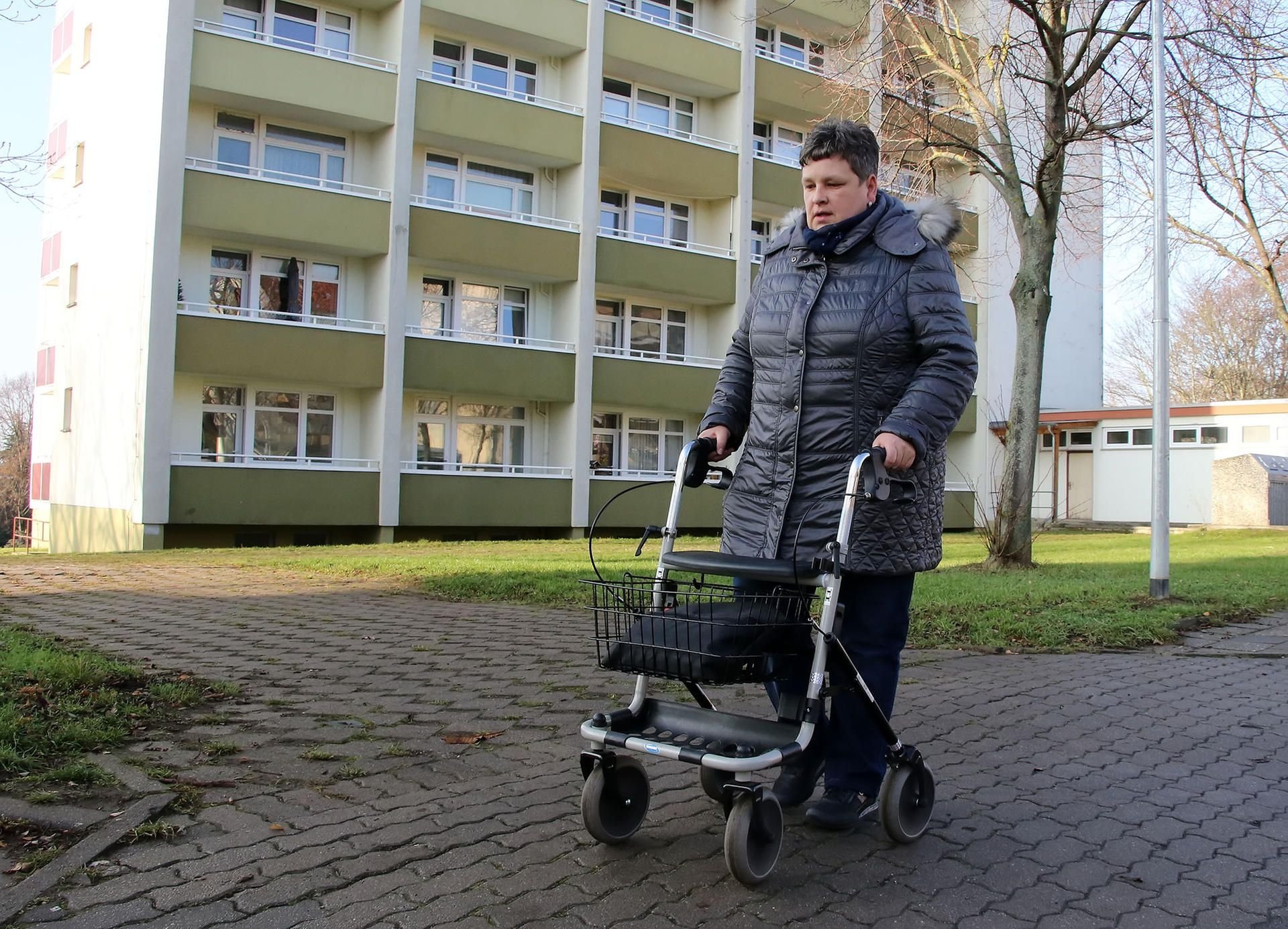 Sandra Lorenz ist eine von vielen Rollatorfahrerinnen in der Kreisstadt.