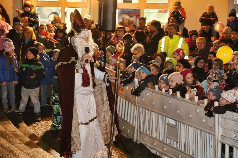 Dirk Fuhlert als Nikolaus beim Umzug in Hettstedt