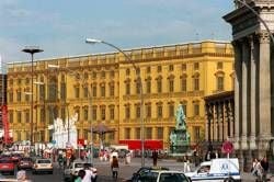 Folien-Fassade des Berliner Stadtschlosses (Juni