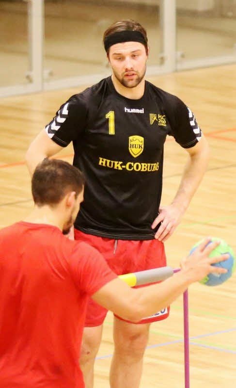 Raimonds Steins trägt im Training noch sein Coburger Trikot. Vom Ligakonkurrenten kam der Lette Anfang Februar zum HC Aschersleben.