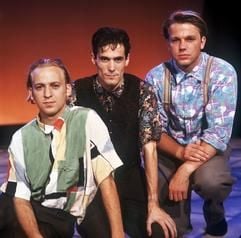 Die deutsche Popgruppe "Camouflage", aufgenommen im Juli 1989 in Berlin. Die einstigen Chartstürmer haben inzwischen normale Jobs und für ihre Musik nur die Freizeit übrig - so touren sie vom 17. bis 28. September 2003 mit ihrem neuen Album im Urlaub durch Deutschland. (Foto: dpa)