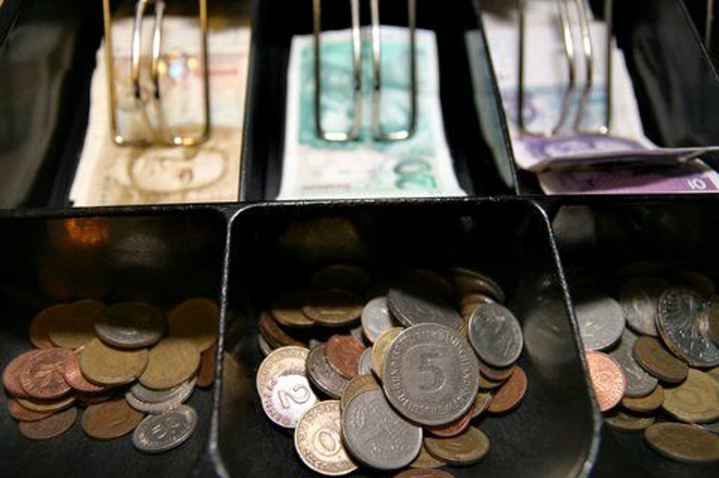 ach Zahlen der Deutschen Bundesbank waren Ende November 2012 noch rund 171 Millionen D-Mark-Scheine und rund 23,7 Milliarden D-Mark-Münzen im Umlauf. (FOTO: DPA)