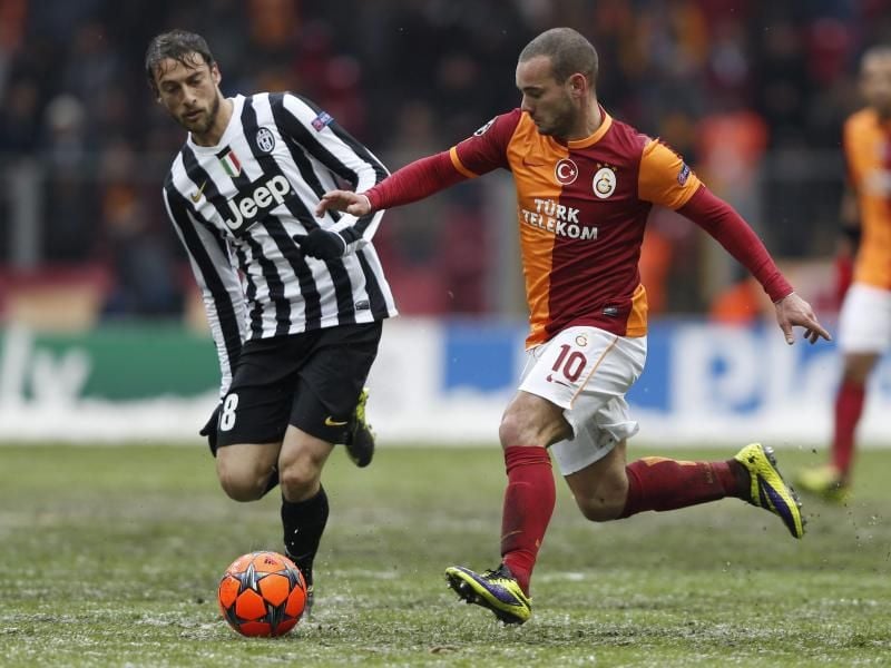 Wesley Sneijder (r) erzielte das entscheidende Tor für Galatasaray.