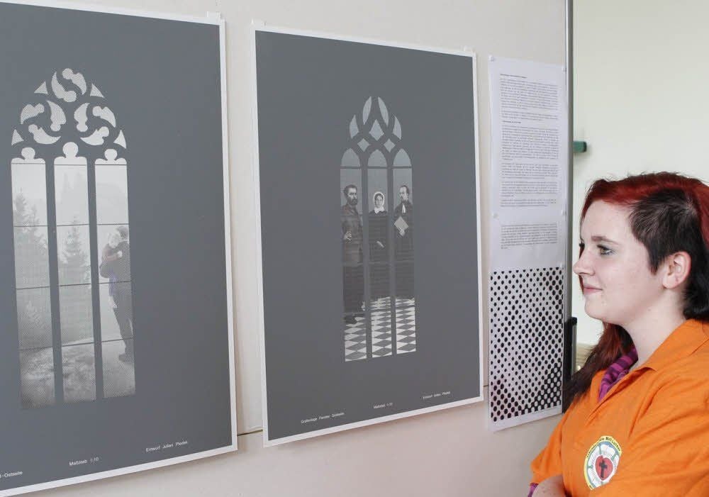 Das sind die beiden Entwürfe für die Kirchenfenster, die die Jury zum Sieger auserkoren hat.