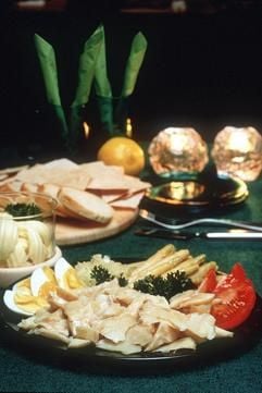 Für viele Norweger ein Gaumenschmaus: Lutefisk wird vor allem im Winter verzehrt. (Foto: Neubacher's/dpa/gms)