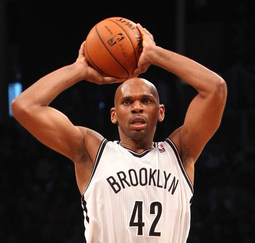 Darren und Jerry (Bild) verbindet nicht nur ihr Nachname, sondern auch ihre Leidenschaft. Beide arbeiten heute als Trainer. Der eine in Weißenfels, der andere in der NBA.