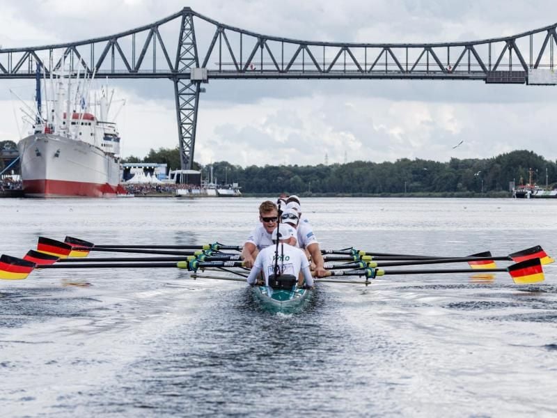 Der Deutschland-Ruder-Achter tritt auf dem Nord-Ostsee-Kanal gegen das Team aus Polen und den deutschen U23-Achter an. Foto: Markus Scholz/dpa