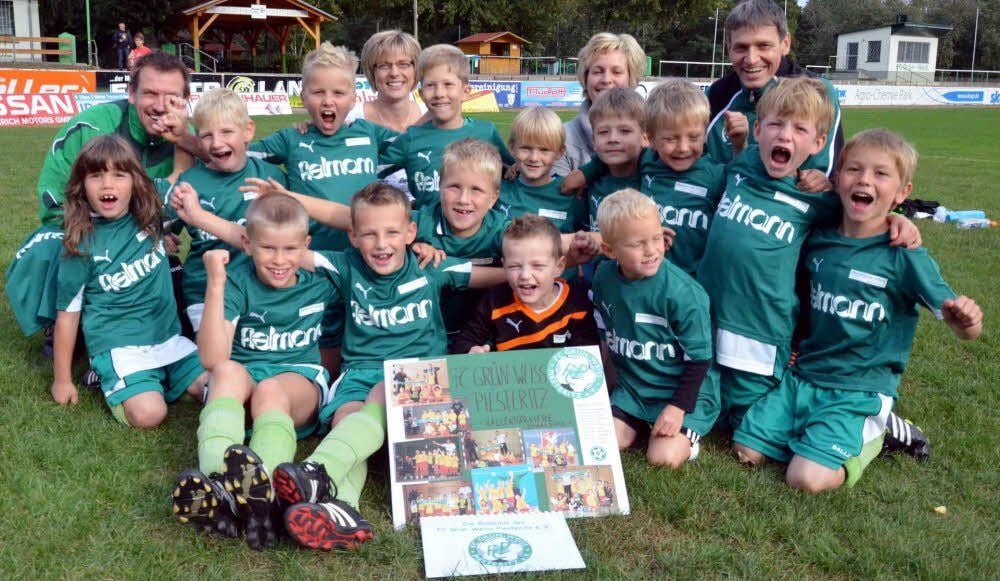 Bei unserer letzten Aktion waren diese Jungs noch G-Jugend-Fußballer des FC Grün-Weiß Piesteritz. Sie hatten gebastelt für neue Trikots.