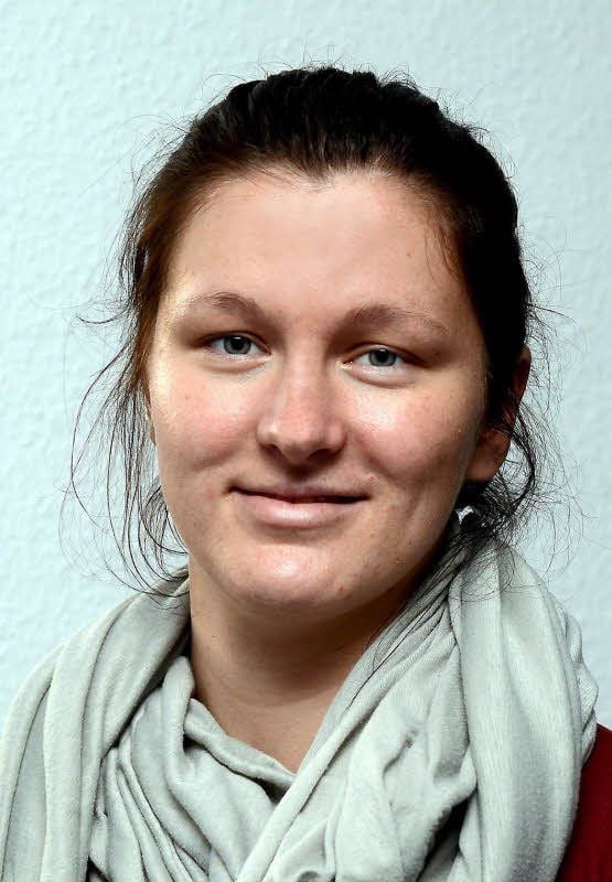 Maria Franke steigt aufs Rad um.