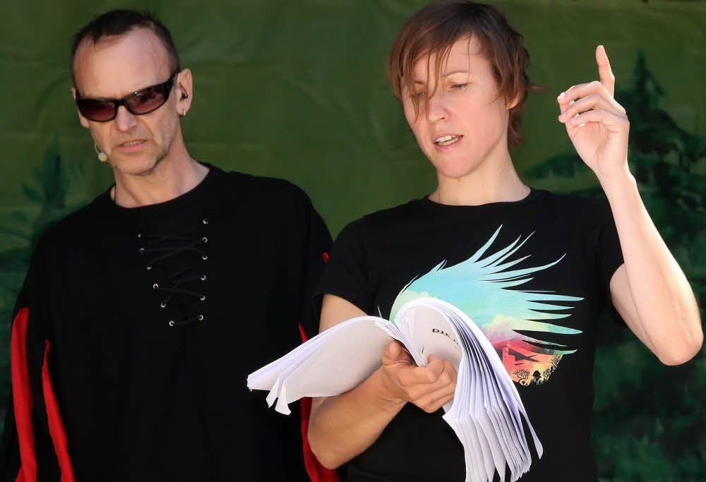 Co-Regisseurin Conny Kanik, die auch die Titel komponiert hat, und Christian Venzke, der die Rolle des Tilmann Ströbling übernimmt.