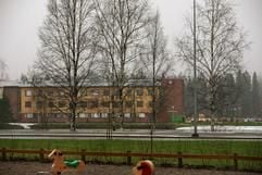 Hier passierte der Amoklauf: Blick auf das Jokela-Schulzentrum in Tuusula nördlich von Helsinki. (Foto: dpa)