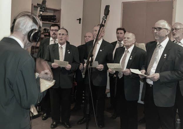 Im Soundart Recording Tonstudio: Männerchor Roßlau als Backgroundsänger.