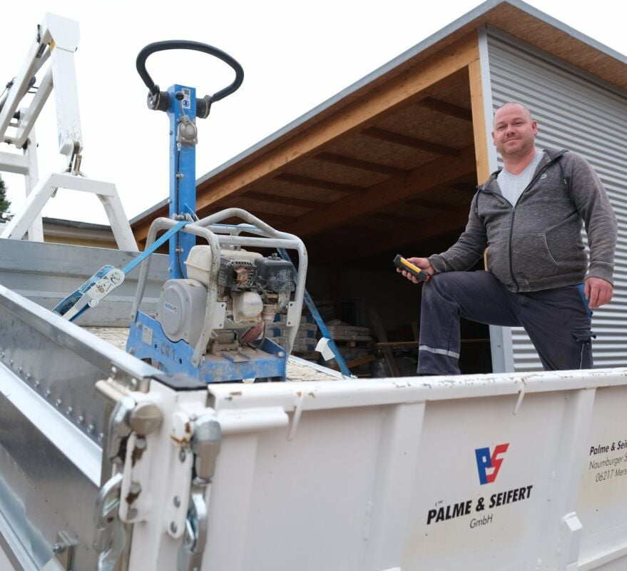 Die spezielle Abroll-Funktion seines Multicars sicherte Rene Hamann den Job.