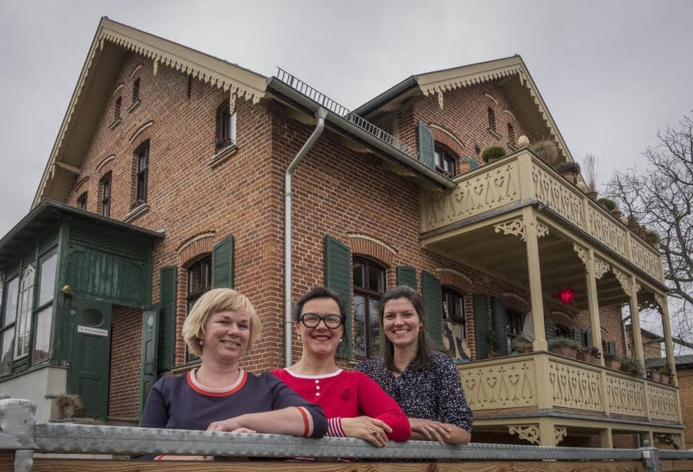 Anneke Richter, Nancy Ziegenhorn und Nicole Müller (v.l.) haben den Verein „heimatbewegen“ in Ballenstedt gegründet.