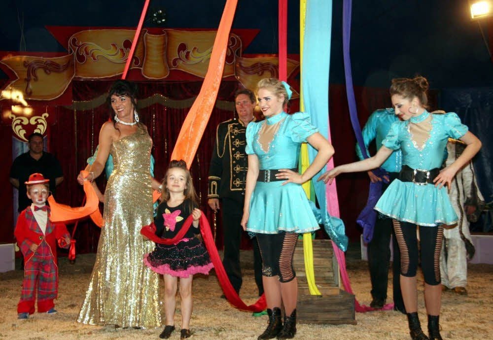Das Finale im Zirkus wird besonders von den Kindern mit Spannung erwartet.