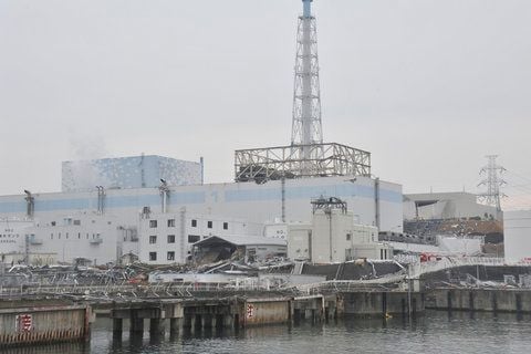 Zwei vermisste Arbeiter in dem zerstörten Atomkraftwerk Fukushima sind tot aufgefunden worden. (FOTO: DAPD)