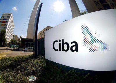 Die Zentrale des Schweizer Spezialchemiekonzerns Ciba in Basel: Der Chemiekonzern BASF will seinen Schweizer Konkurrenten Ciba schlucken. (Foto: dpa)