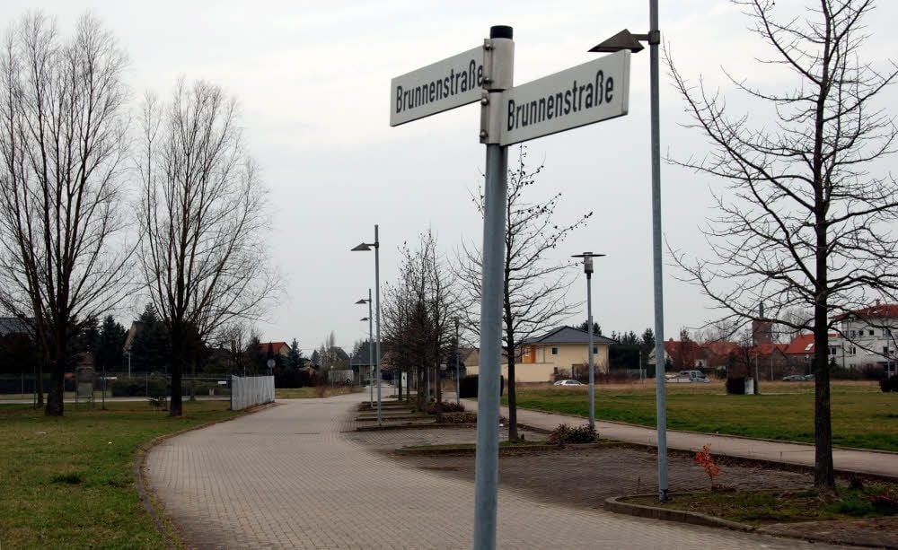 Der Tatort liegt am Ende einer einsamen Straße am Dorfrand.