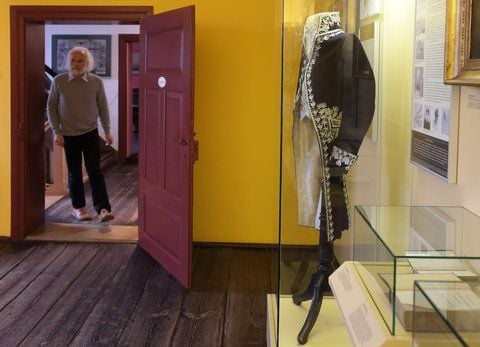 Blick in die Dauerausstellung «Die Brüder Grimm und ihre Familie» im Museum in Haldensleben. (FOTO: DPA)