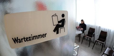 Abstand und Hygiene sind beim Arztbesuch besonders wichtig. (FOTO: DAPD)