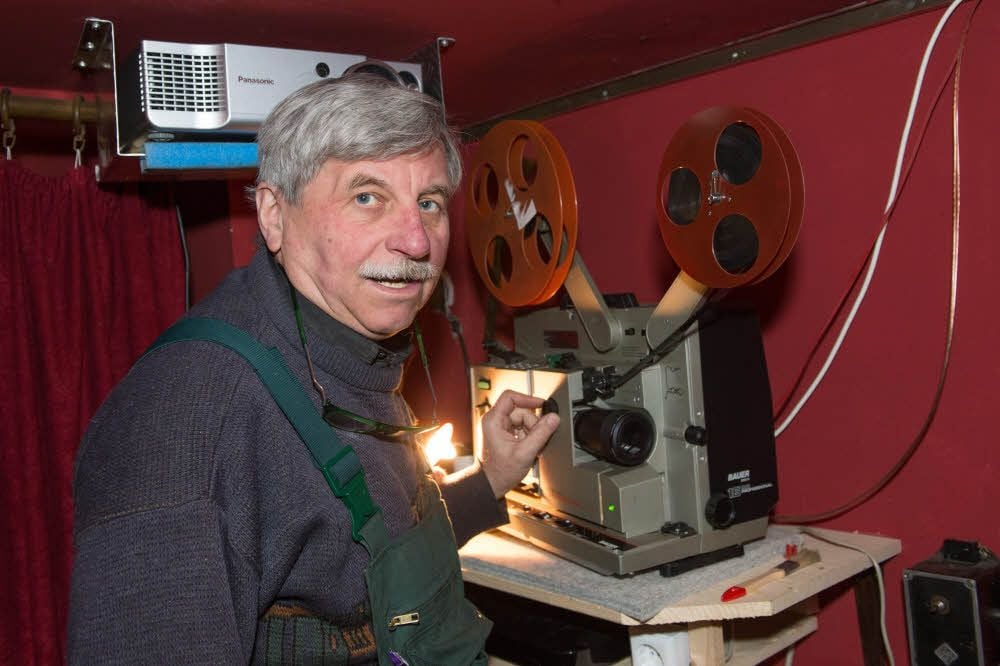 Im Filmstudio „Fettbemme“ von Ralf Schaum in Teicha flimmerte „Eine gute Tat“ von 1957 schon mal über die Leinwand.