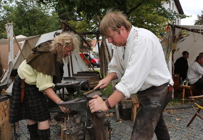 Mittelalterliches Handwerk und leckere Speisen faszinierte viele Besucher.