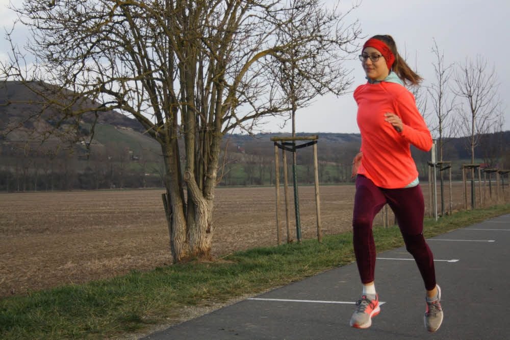 Die Mitteldeutsche und Landesmeisterin Cora Blaue trainiert täglich auf dem Unstrut-Radwanderweg rund um Laucha oder im Stadion daheim in der Glockenstadt.