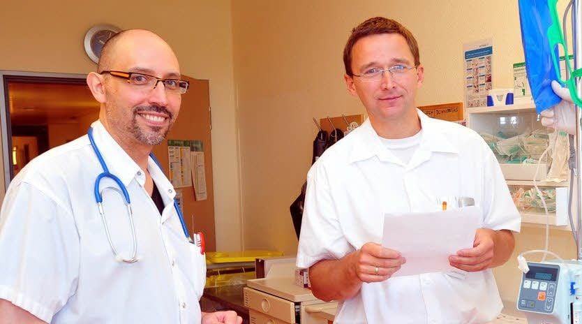 Thoralf Lange (re.) ist neuer Chefarzt, hier mit Stationsarzt Carvajal Tänzer.