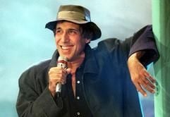 Reibeisen-Stimme Adriano Celentano schimpft über das italienische Fernsehen (Foto: dpa).