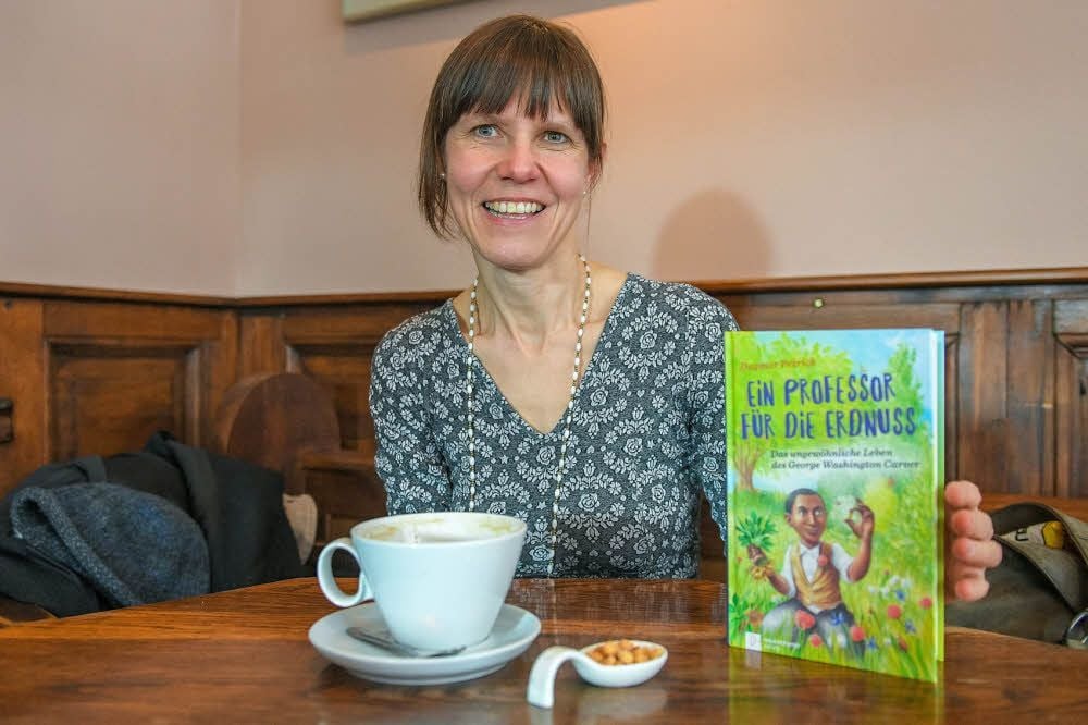 In ihrem neuen Buch erzählt die Schriftstellerin Dagmar Petrick eine historische Geschichte von Rassendiskriminierung und von deren allmählicher Überwindung.
