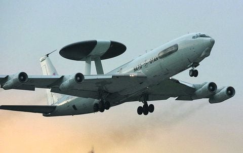 Ein Awacs-Flugzeug