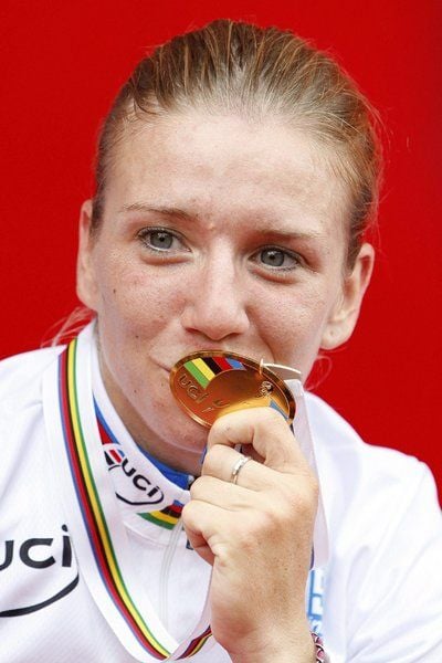 Den Titel im Straßenrennen holte sichdie 25-jährige Italienerin Tatiana Guderzo im Alleingang. (FOTO: DPA)
