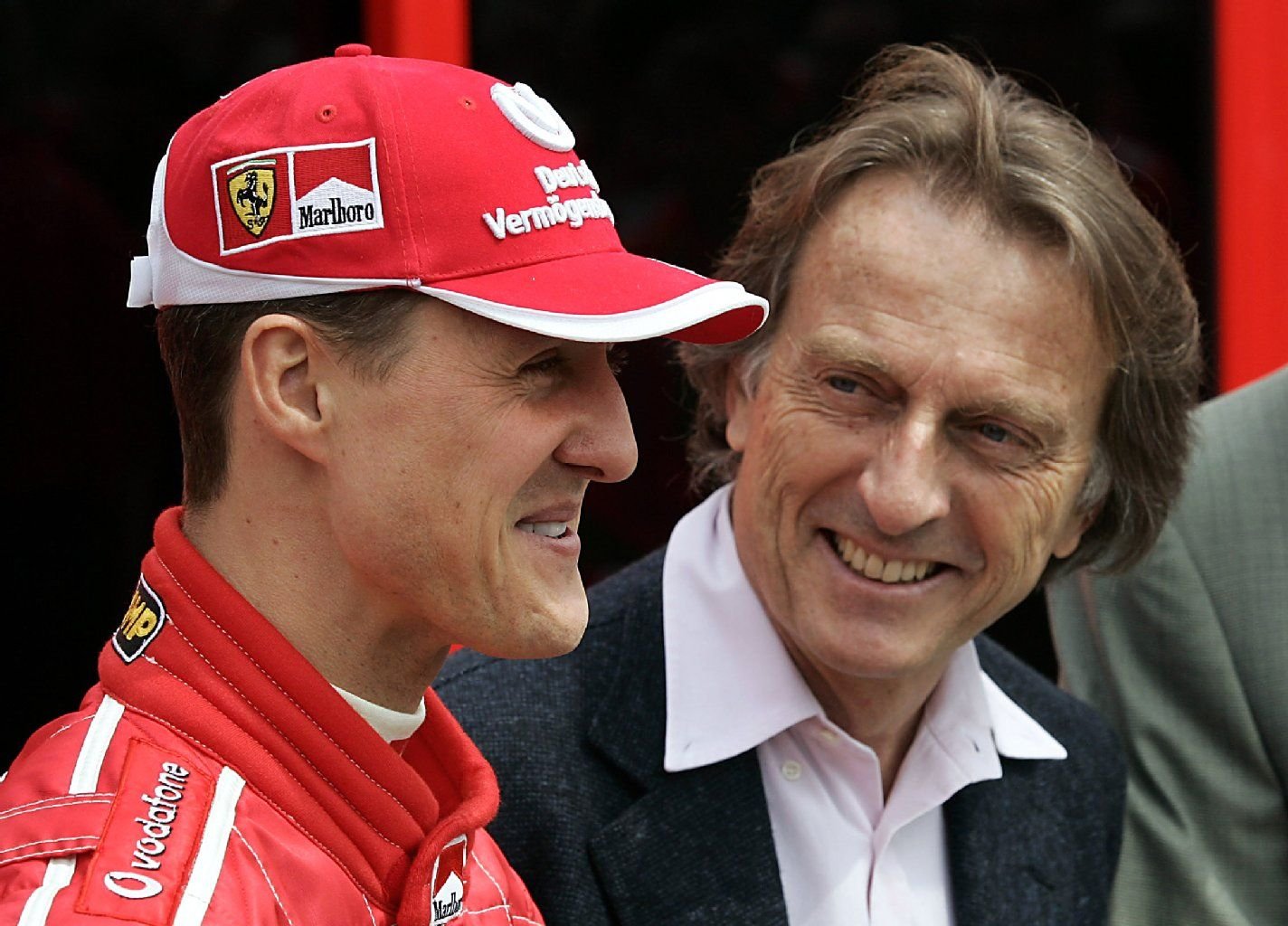 Michael Schumacher (l.) und Ex-Ferrari-Boss Luca di Montezemolo beim Imola-Grand-Prix 2005