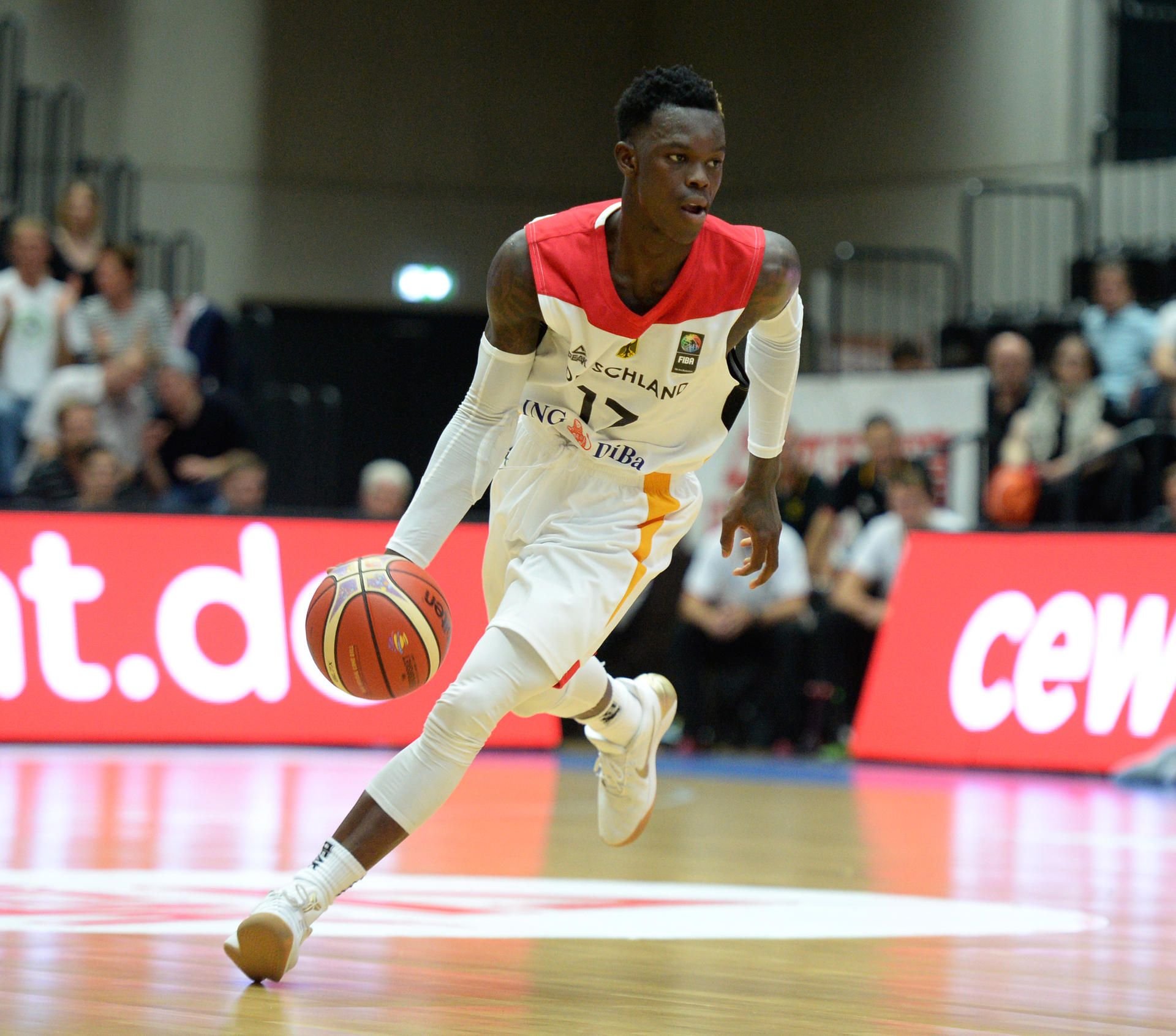 Dennis Schröder führt die deutsche Basketball-Nationalmannschaft an.
